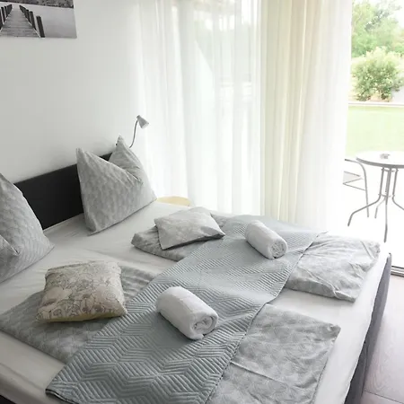4 Seasons Apartment Balatonszarszo