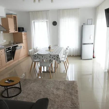 Apartment 4 Seasons Balatonszarszo