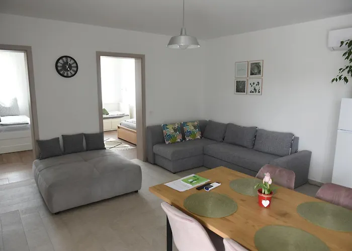 4 Seasons * Balatonszarszo